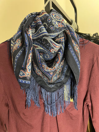 PAÑUELO ESTAMPADO FLECOS