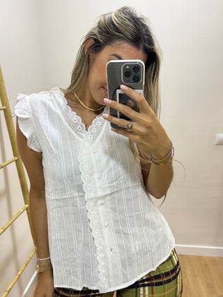 CAMISA VOLANTE BORDADO