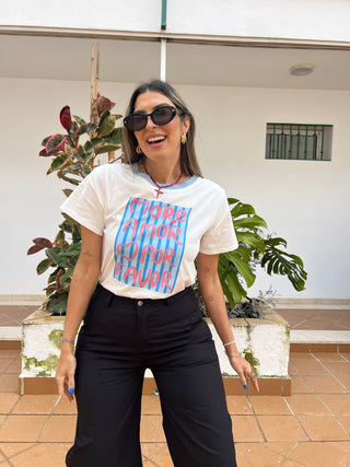 CAMISETA ESTAMPADA CUELLO PUNTO