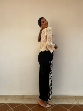 PANTALÓN FLUIDO BORDADO