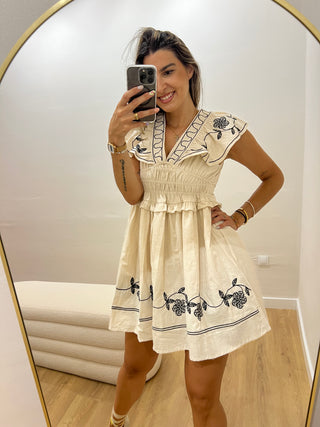 VESTIDO VOLANTES BORDADO