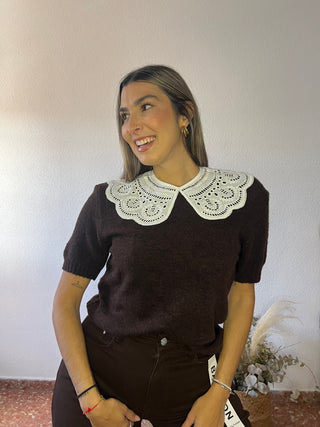 CUELLO BORDADO SUIZO