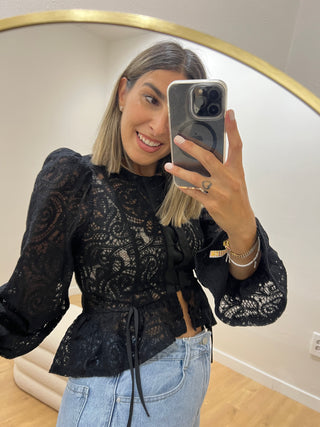 CAMISA VOLANTES ENCAJE